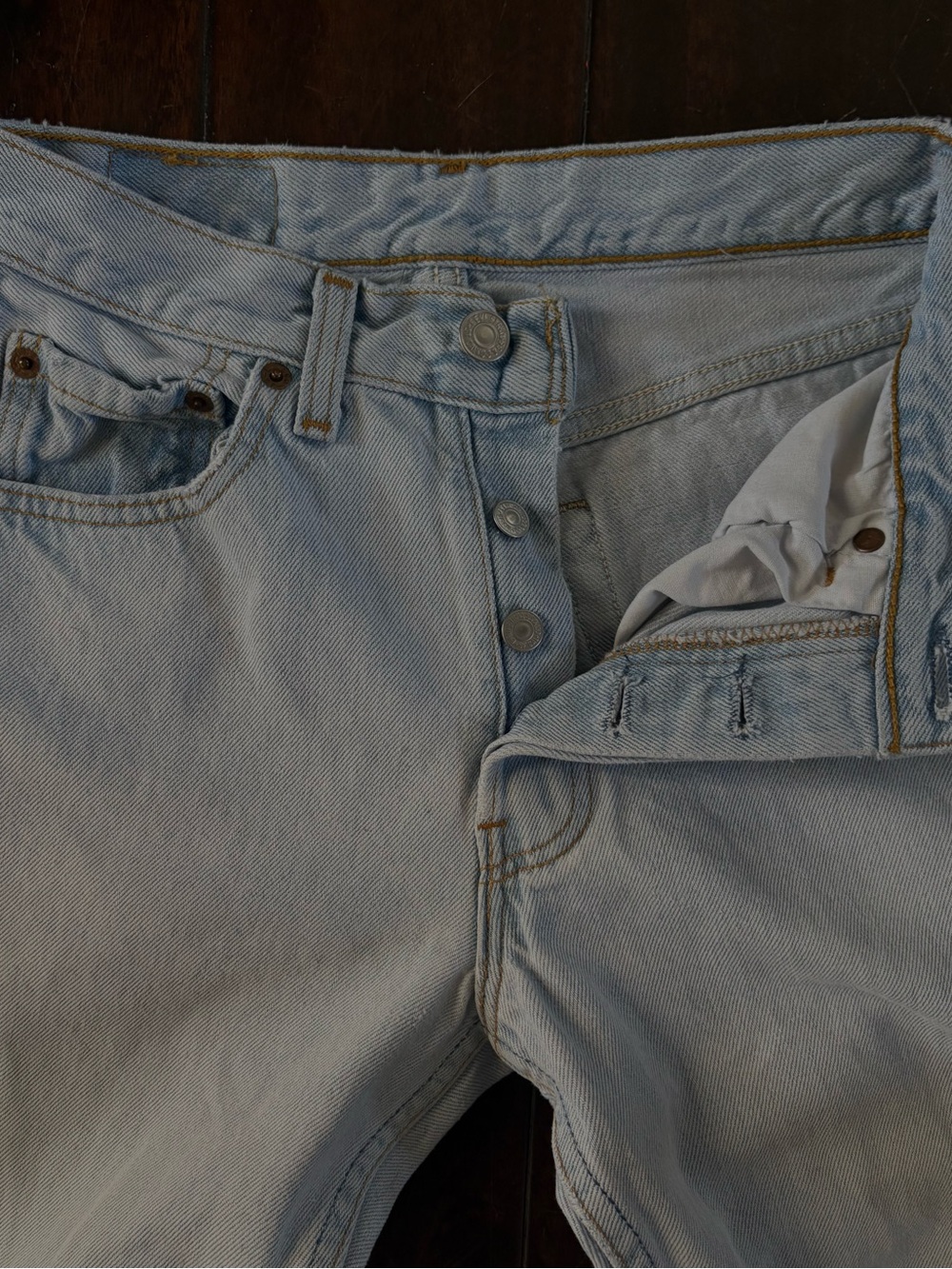 Vintage 90’s Levi's 501 Light Wash Button-Fly Blue Jeans - Made in USA - Picture 4 of 11
